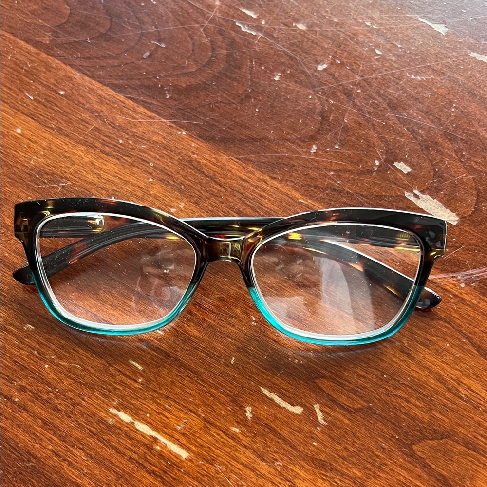 Stylish Reading Glasses Set - Picture 5 of 6